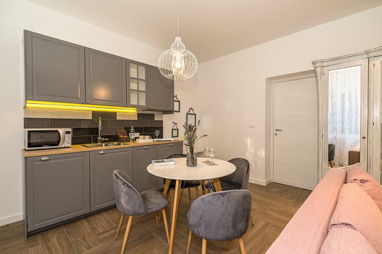 Studio Apartments Marcel สปลิท ภายนอก รูปภาพ